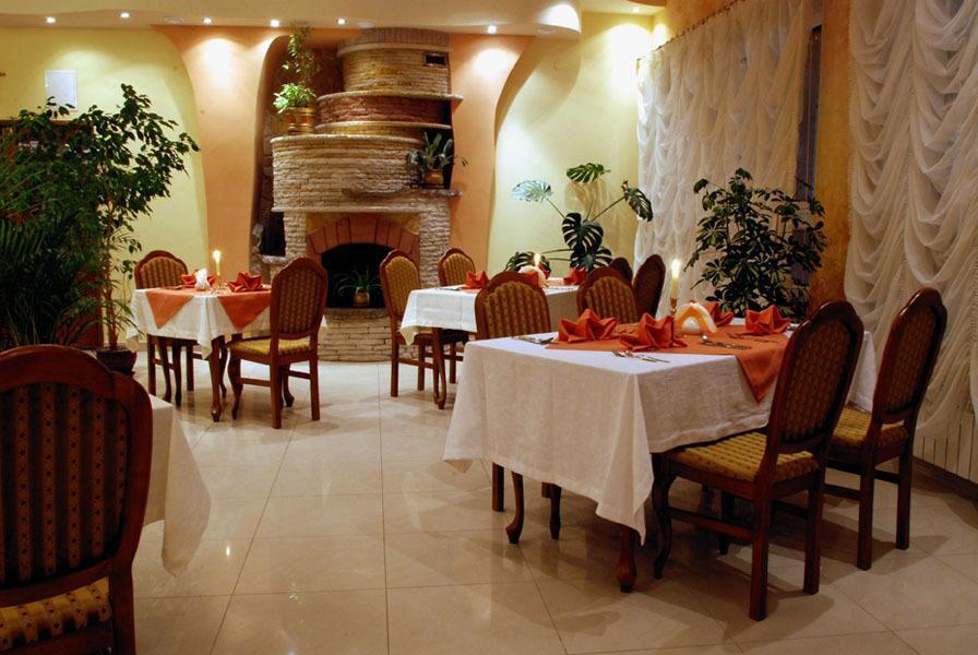 Secession Hotel Leczna Exterior photo